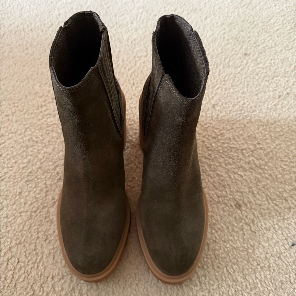 Dolce Vita Caster H2O boot - size 7
